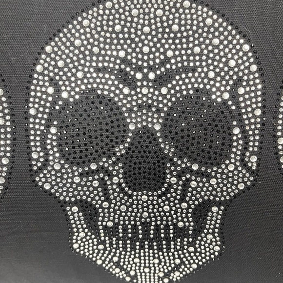 *NEW* Rhinestone 3 Skulls Black 14" x
20" Throw Pillow - Picture 3 of 8